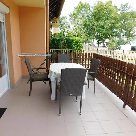 Апартаменты Balatonpart-lak *