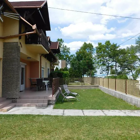 Balatonpart-lak Балатонфеньвеш