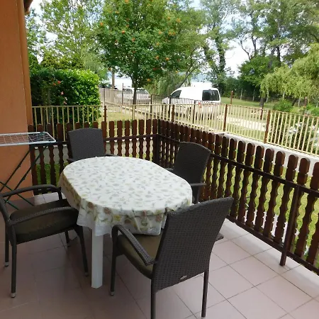 Balatonpart-lak Балатонфеньвеш