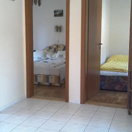 Апартаменты Balatonpart-lak Балатонфеньвеш