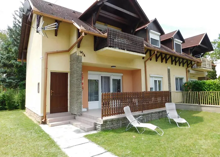 Balatonpart-lak Apartamento *